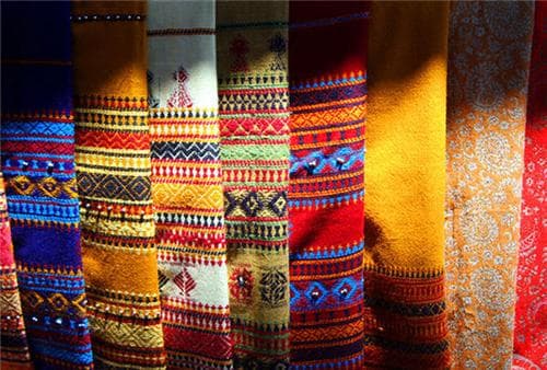 Image of Handwoven Pahadi Shawl - an authentic Pahadi product